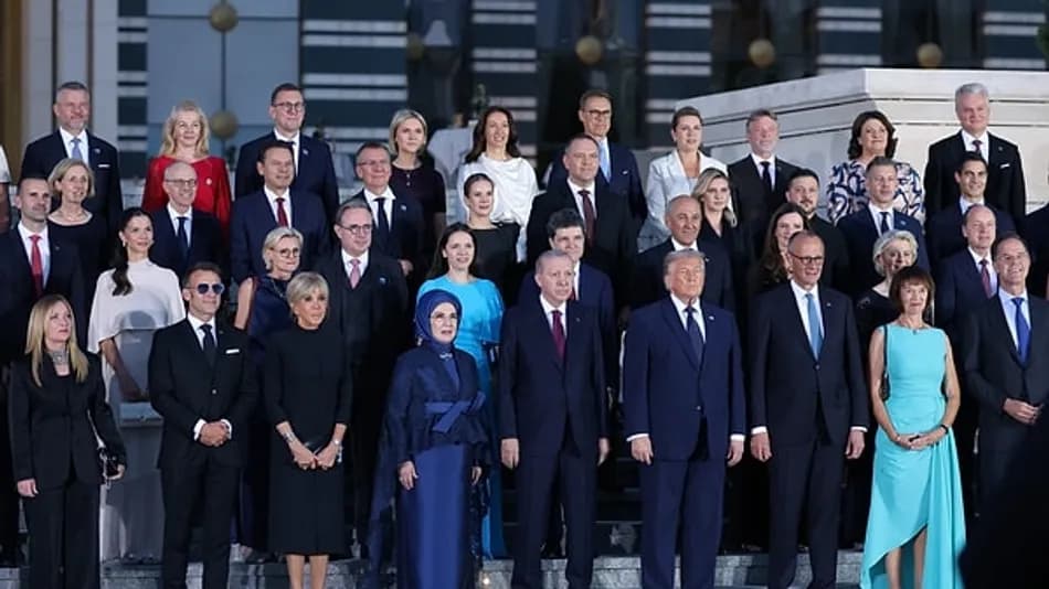 Ankara’daki NATO Zirvesi’nde Liderlerden Aile Fotoğrafı