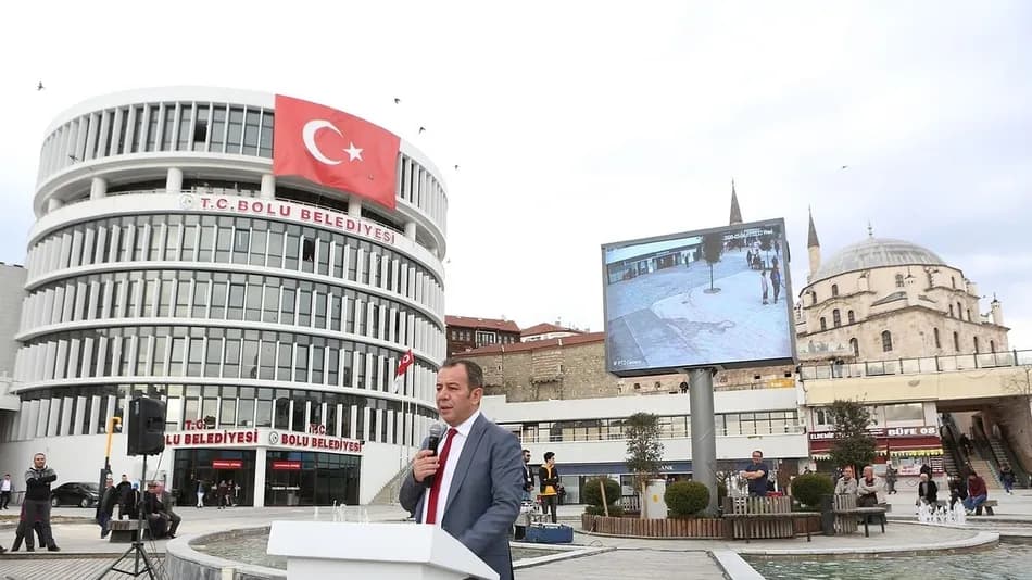 Bolu Belediyesi binasında soruşturma kapsamında arama yapıldı