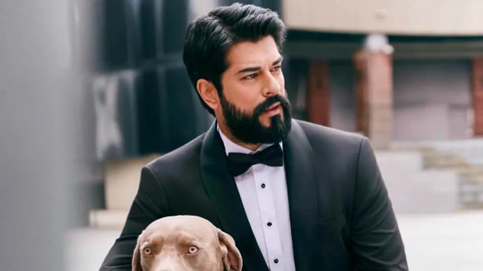 Burak Özçivit'in Instagram'da 70 hesabı takipten çıktığı görüldü