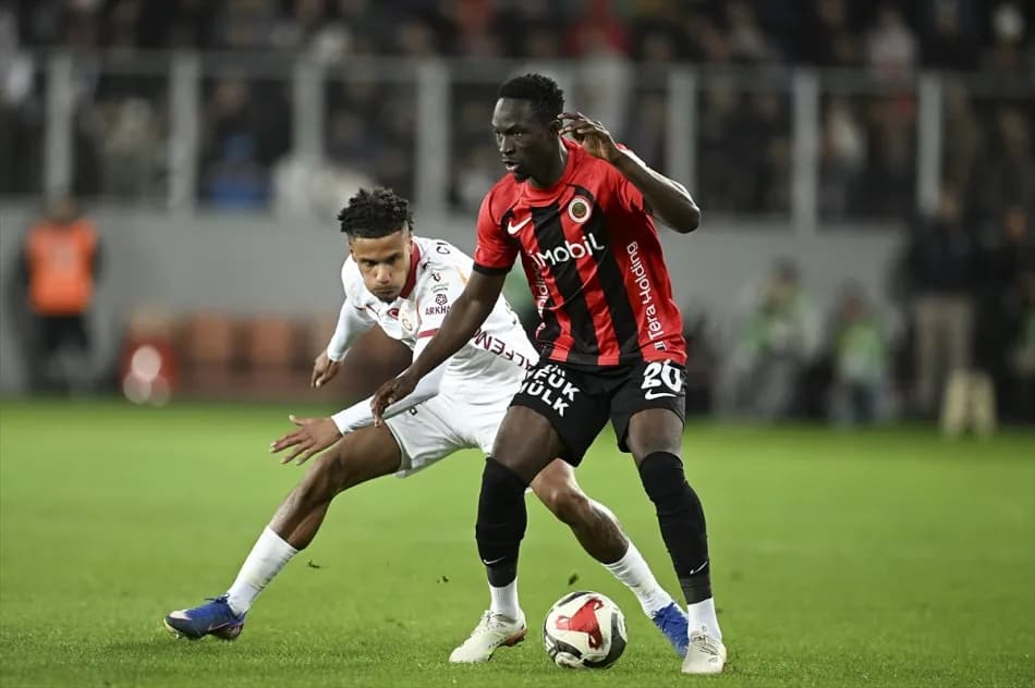 Gençlerbirliği-Galatasaray Maçındaki Ofsayt Kararı Eski Hakemlerin Gündeminde