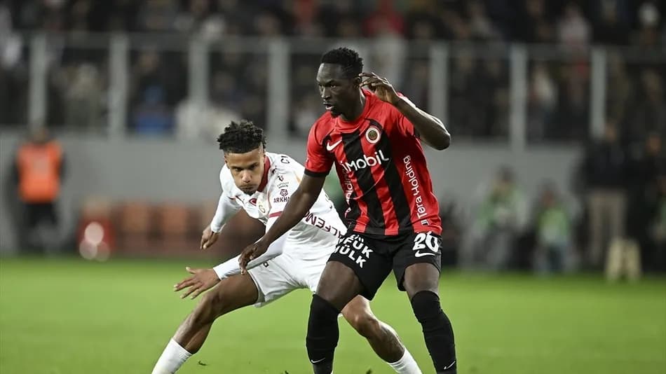 Gençlerbirliği-Galatasaray Maçındaki Ofsayt Kararı Eski Hakemlerin Gündeminde