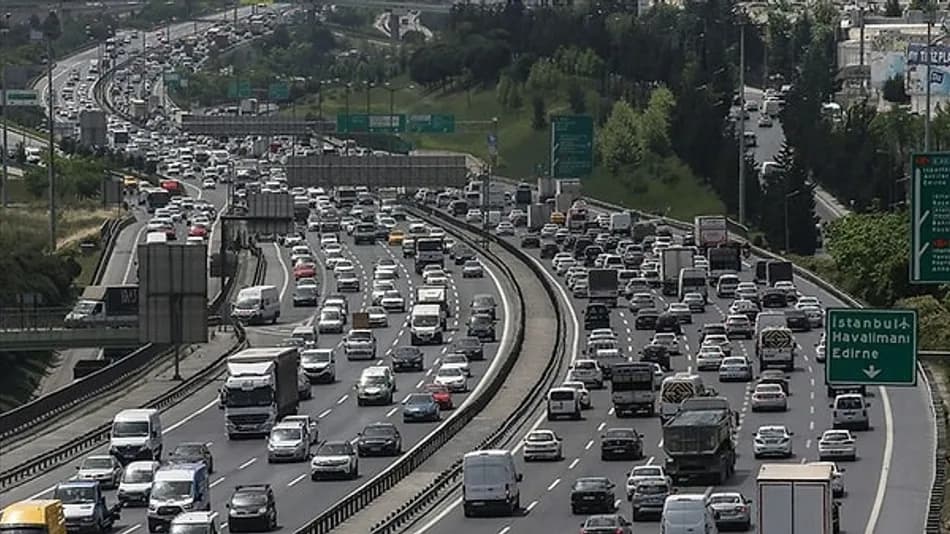 Araç İçi Telefon Tutucular İçin Yeni Trafik Kararı