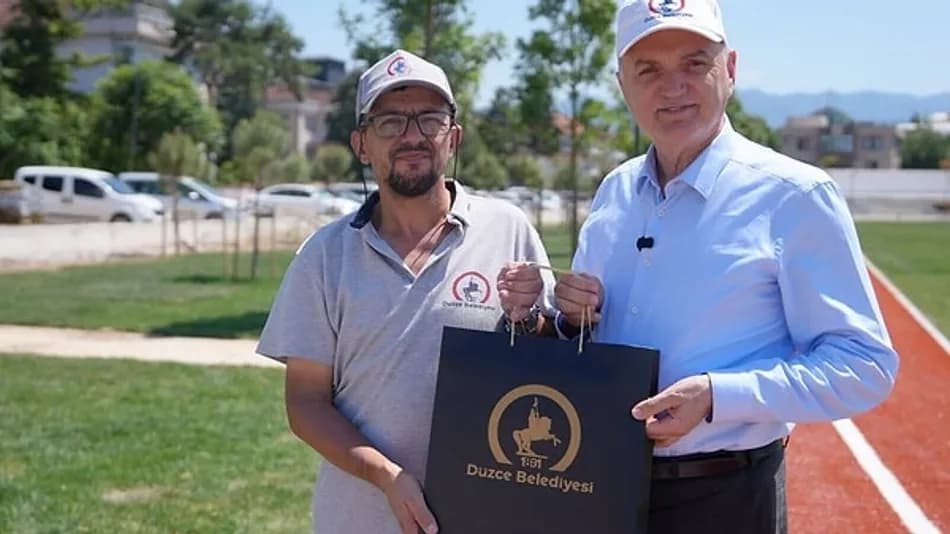 Düzce’de 3,5 Milyon TL’lik Altın Dolu Çantayı Teslim Etti
