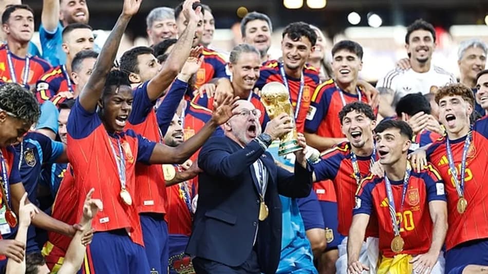 İspanya final serisini sürdürdü: 23 finalde 23 zafer