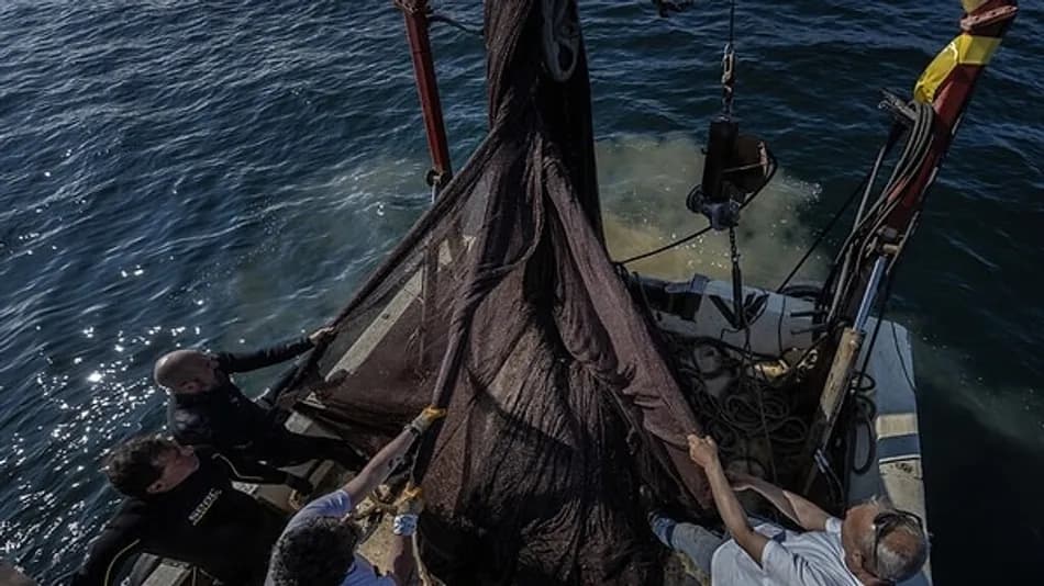 Marmara Denizi’nden 15 Bin Metrekare Hayalet Ağ Çıkarıldı