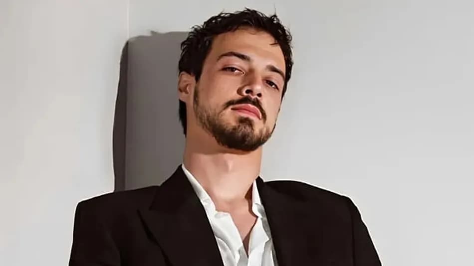 Mert Yazıcıoğlu’nun Aras Dizisi Ertelendi: Yeni Proje Var mı?