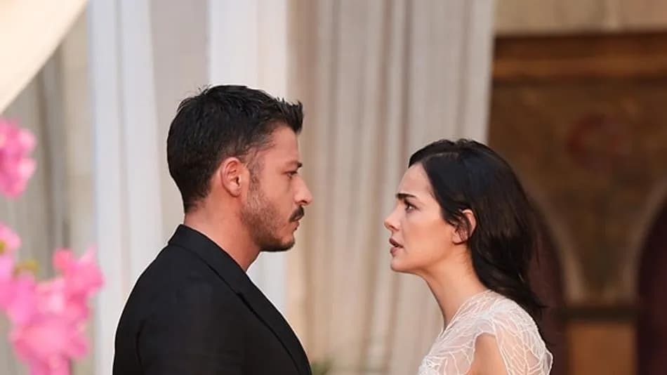 Hafsanur Sancaktutan ve Kubilay Aka’lı Mercan Köşk’ten İlk Fragman