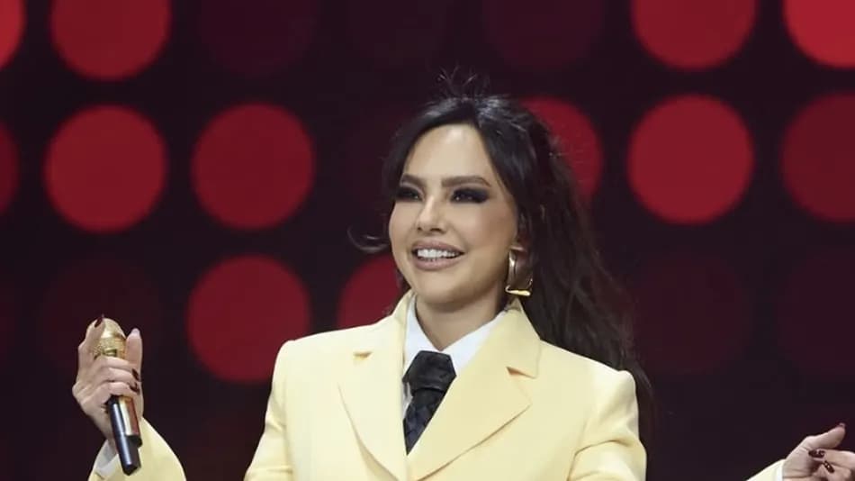 Ebru Gündeş’in yüz gerdirme operasyonu için 200 bin dolar harcadığı iddia edildi