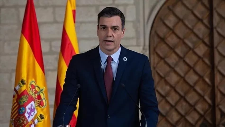 İspanya Başbakanı Pedro Sanchez’i taşıyan uçak teknik arıza nedeniyle Ankara’ya indi