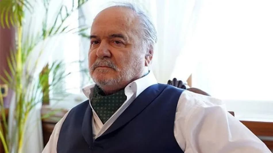 Çetin Tekindor'un yeni dizisi Çirkin'deki imaj değişimi dikkat çekti
