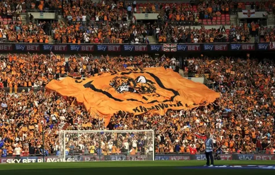 Hull City son haftada play-off biletini aldı