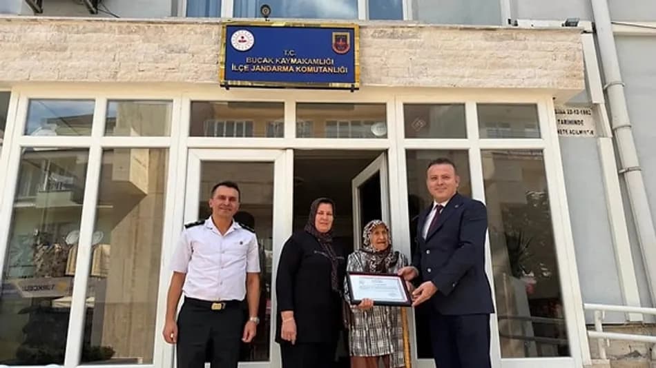 Burdur’da Simitçi Çift Evlerini Jandarmaya Bağışladı