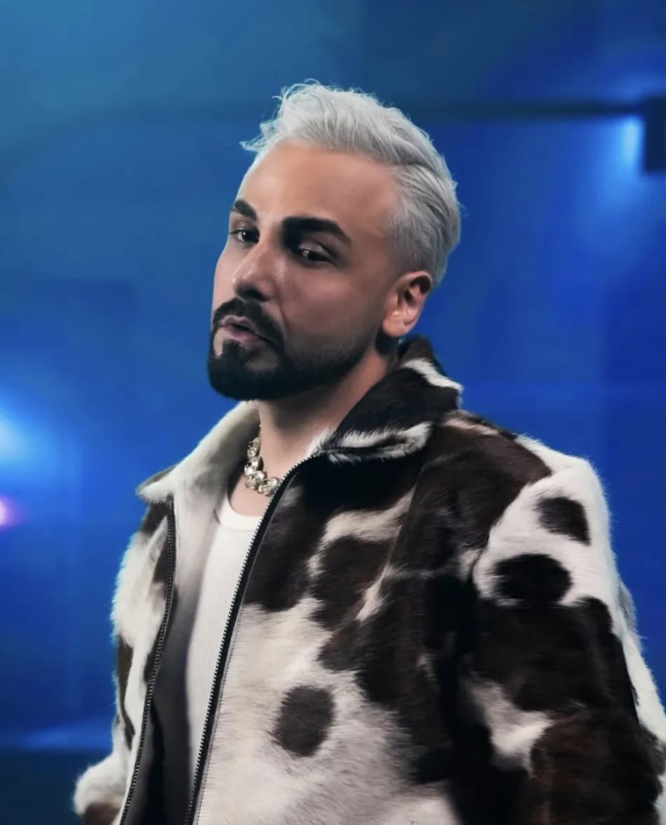 Sefo konserinde Müslüm Gürses hologramla sahneye yansıtıldı