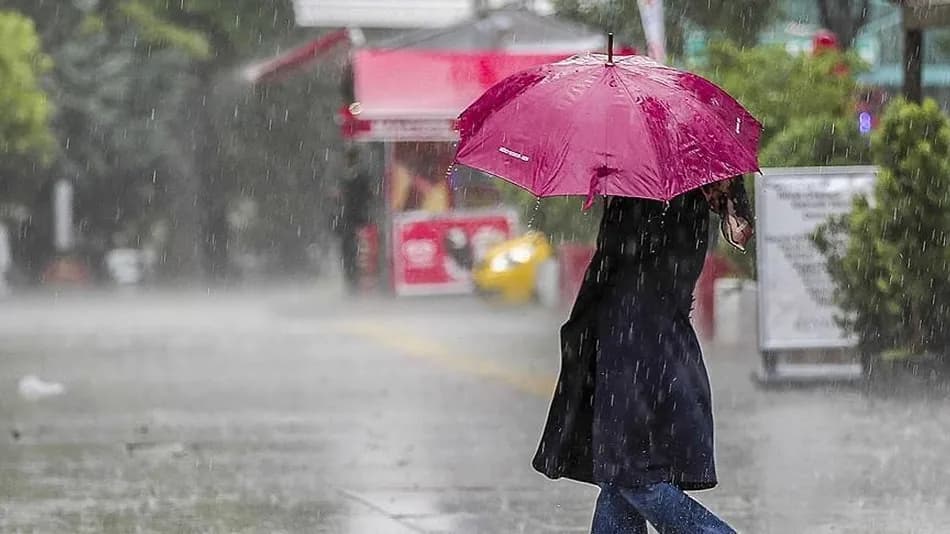 Meteoroloji'den pazar günü için yağış uyarısı: Yurdun büyük bölümünde sağanak bekleniyor