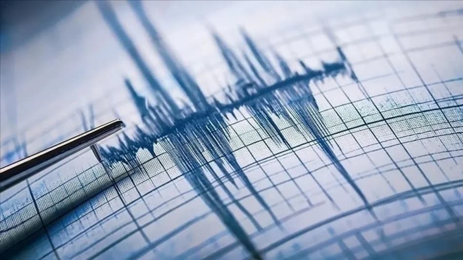 Japonya'daki 7,4 büyüklüğündeki depremin ardından tsunami uyarısı yapıldı