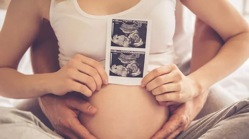 Doğum sonrası ücretli izin süresi 16 haftaya çıkarıldı