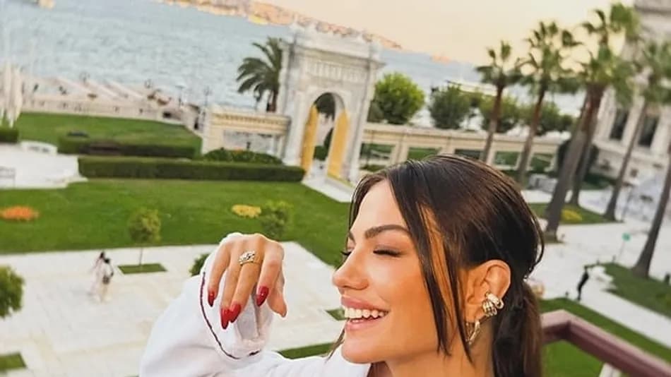 Demet Özdemir'in çocukluk videosu sosyal medyada gündem oldu