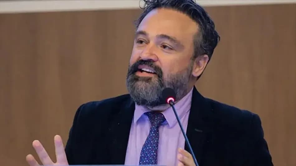 CHP’de Tolga Şirin’in Görevden Alınması Gündem Oldu