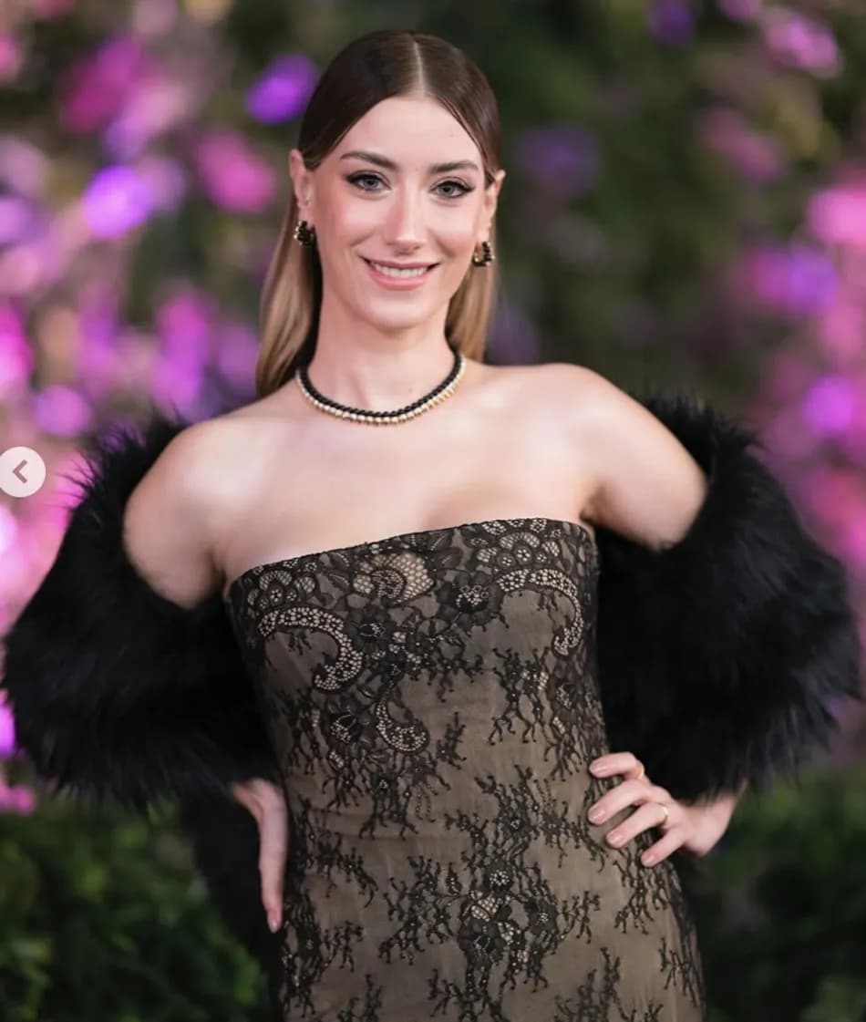 Hazal Kaya'nın gala stili sosyal medyada gündem oldu
