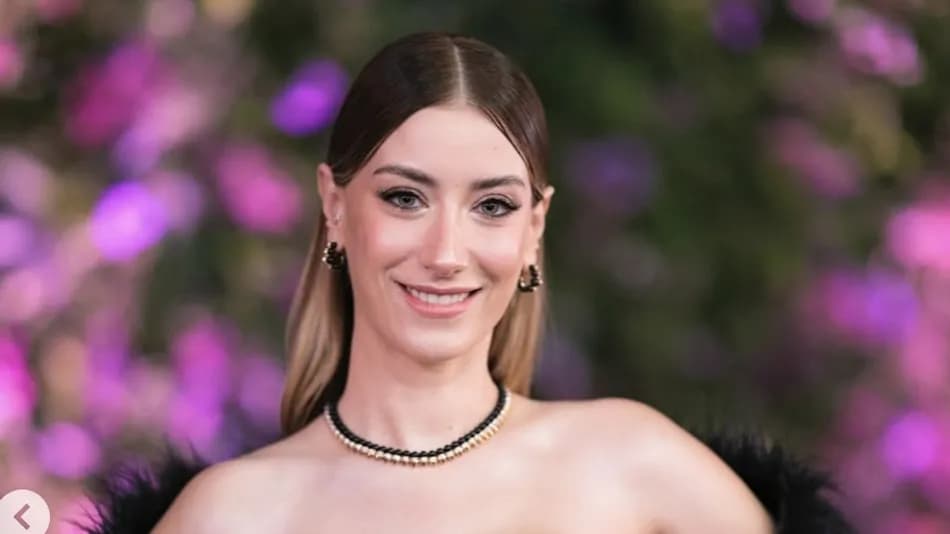 Hazal Kaya'nın gala stili sosyal medyada gündem oldu