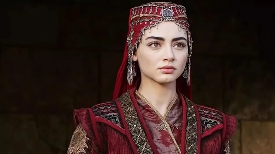 Özge Törer Kanal D'nin Karakuyu Dizisi İçin Gündemde