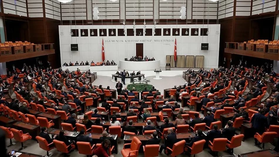 TBMM’de en yaygın meslek grupları iş insanları ve avukatlar oldu