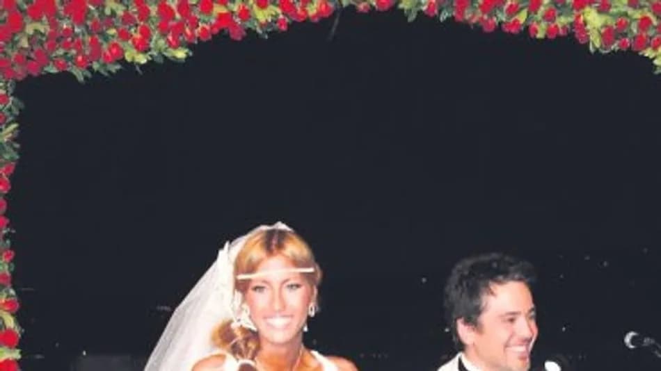 Emre Altuğ, Çağla Şıkel’e evlilik teklifini nasıl ettiğini anlattı
