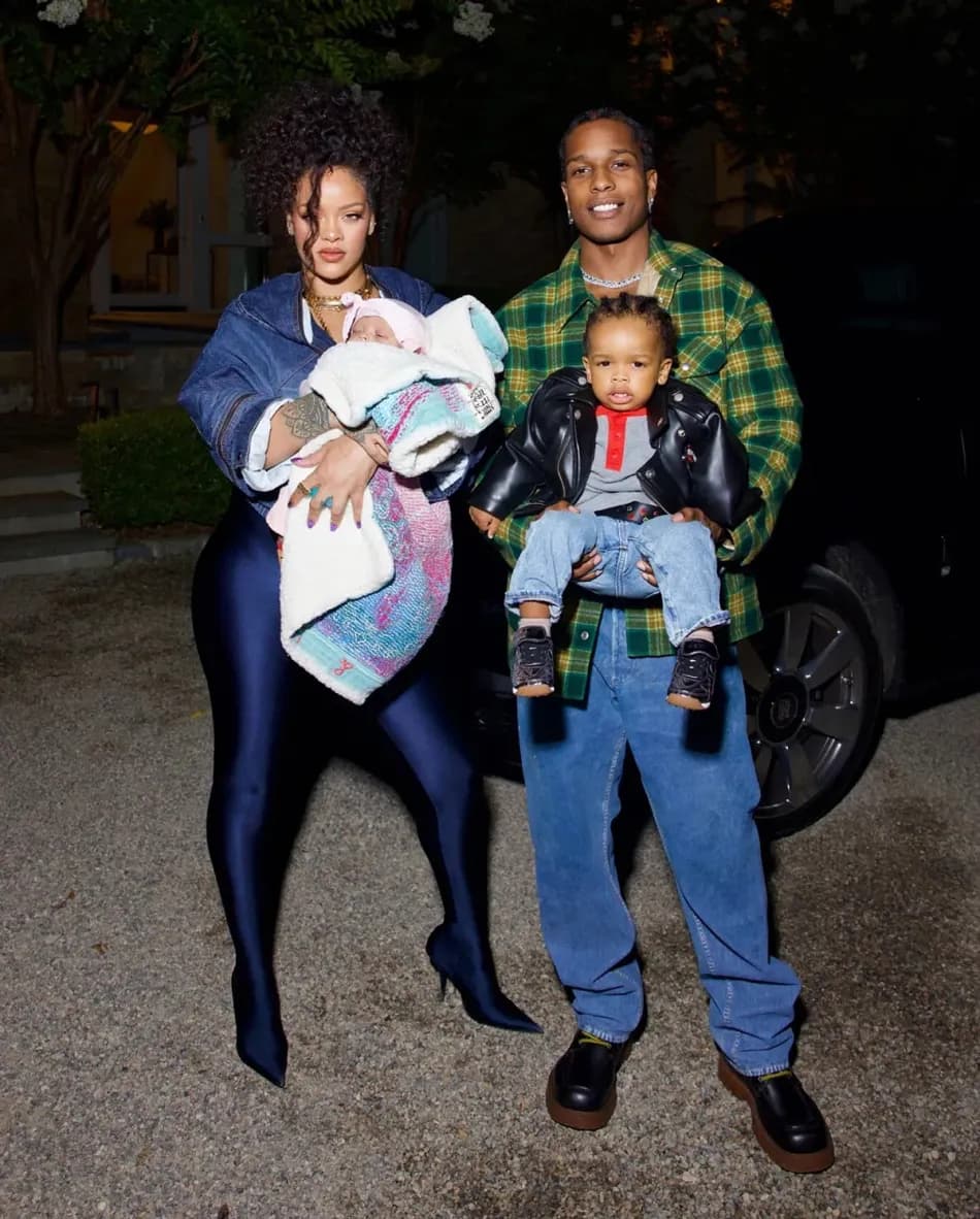 Rihanna’nın kızı Rocki ile verdiği poz sosyal medyada gündem oldu