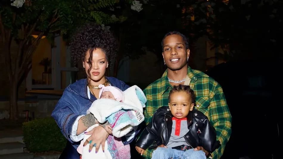 Rihanna’nın kızı Rocki ile verdiği poz sosyal medyada gündem oldu